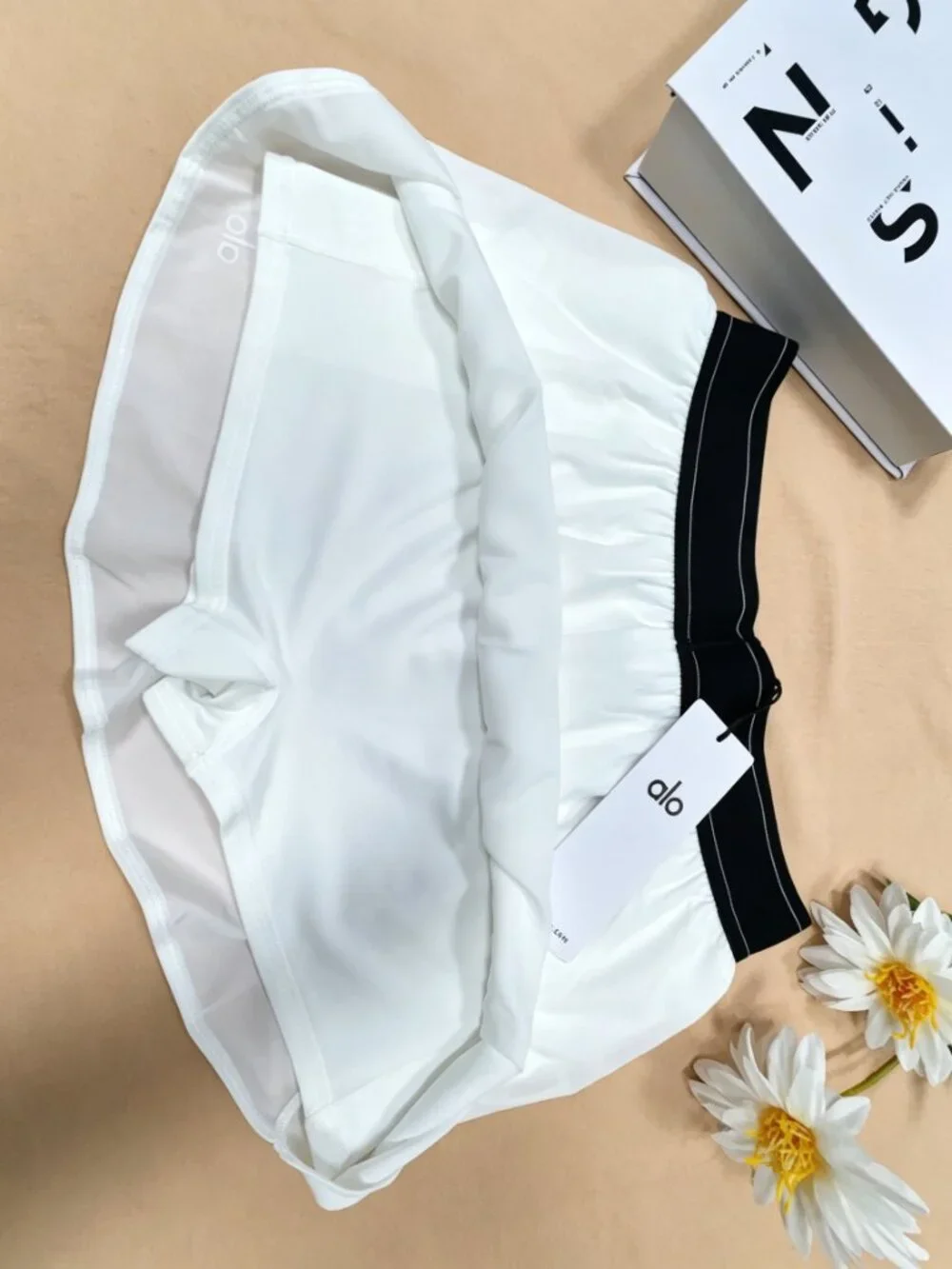 🤍NWT ALO Yoga Match Point Tennis Skirt White🎾Built-In Shorts